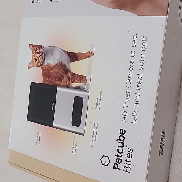 Petcube Bites HD Treat Camera - Picture 8 of 10